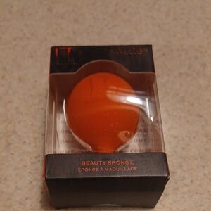 Revolution IT Pennywise Beauty Sponge